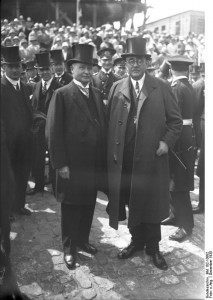 Gustav Noske (rechts) mit Wilhelm Groener, 1930Bundesarchiv, Bild 102-10882 / CC-BY-SA 3.0